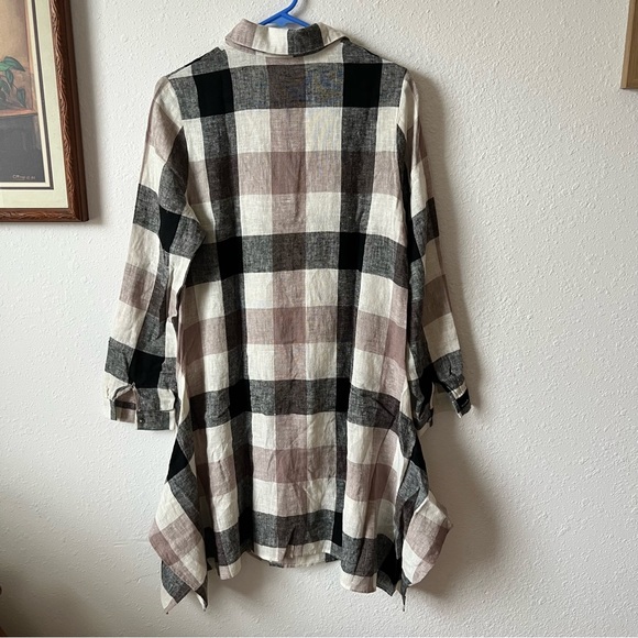 Pink beige black plaid linen button up shirt tunic length w/ handkerchief hem - Picture 2 of 7